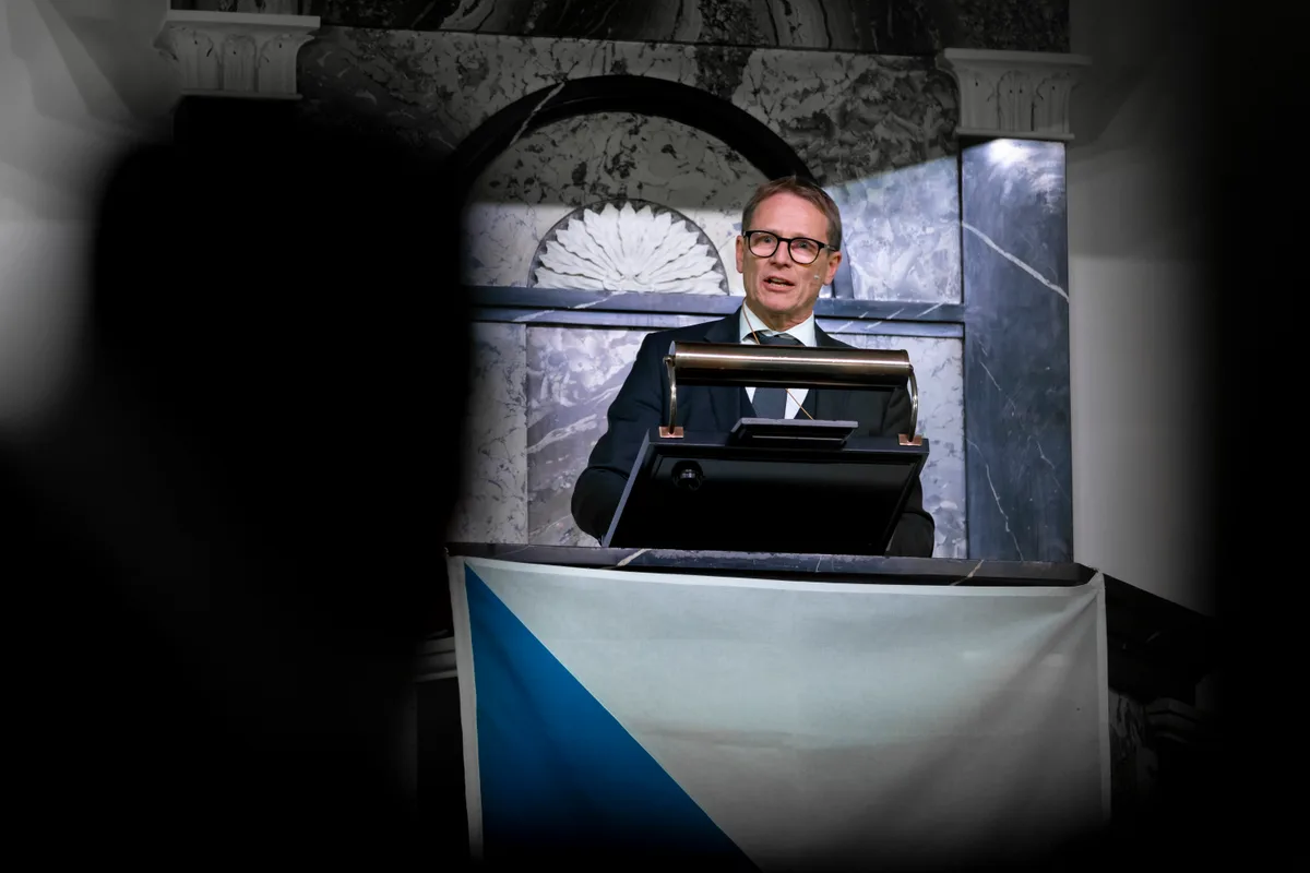 «Frisch, fromm, fröhlich, frei» lauteten die Schlagworte in Martin Hübschers Vorrede. Man sieht Martin Hübscher auf der Kanzel der reformierten Kirche Uster.